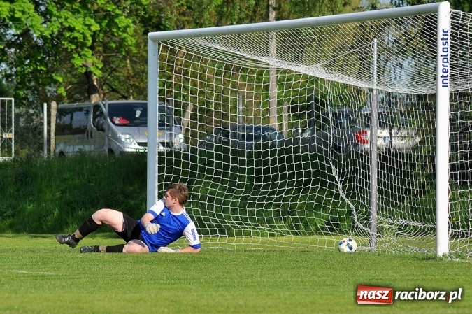 Zdjęcie w galerii na portalu naszraciborz.pl: Rafako uległo Zameczkowi z Czernicy wiadomości z regionu