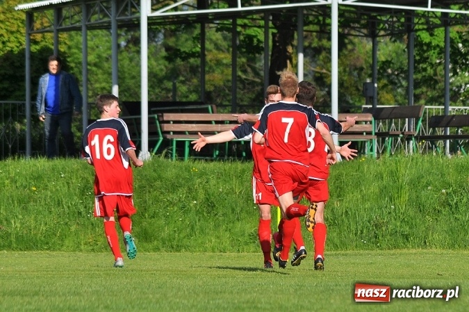 Zdjęcie w galerii na portalu naszraciborz.pl: Rafako uległo Zameczkowi z Czernicy wiadomości z regionu