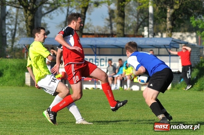 Zdjęcie w galerii na portalu naszraciborz.pl: Rafako uległo Zameczkowi z Czernicy wiadomości z regionu