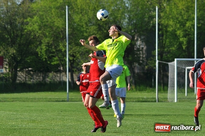 Zdjęcie w galerii na portalu naszraciborz.pl: Rafako uległo Zameczkowi z Czernicy wiadomości z regionu