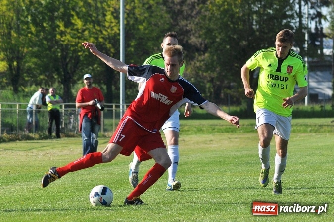 Zdjęcie w galerii na portalu naszraciborz.pl: Rafako uległo Zameczkowi z Czernicy wiadomości z regionu