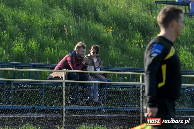 Zdjęcie w galerii na portalu naszraciborz.pl: Rafako uległo Zameczkowi z Czernicy wiadomości z regionu