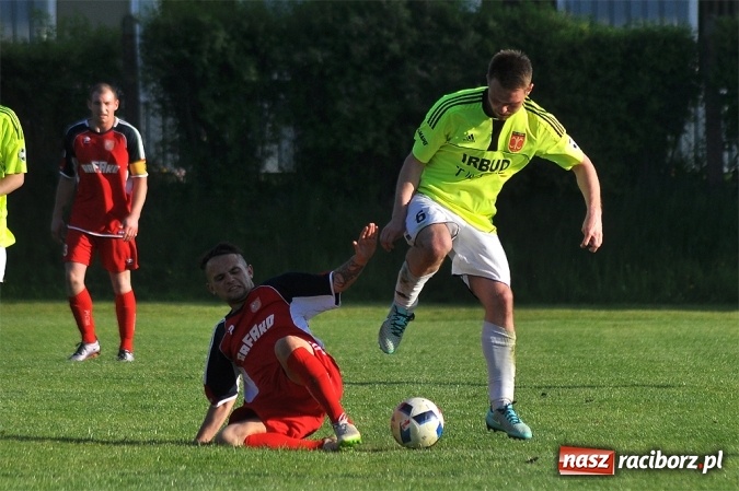 Zdjęcie w galerii na portalu naszraciborz.pl: Rafako uległo Zameczkowi z Czernicy wiadomości z regionu