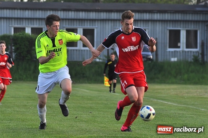 Zdjęcie w galerii na portalu naszraciborz.pl: Rafako uległo Zameczkowi z Czernicy wiadomości z regionu