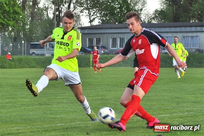 Zdjęcie w galerii na portalu naszraciborz.pl: Rafako uległo Zameczkowi z Czernicy wiadomości z regionu