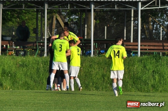 Zdjęcie w galerii na portalu naszraciborz.pl: Rafako uległo Zameczkowi z Czernicy wiadomości z regionu