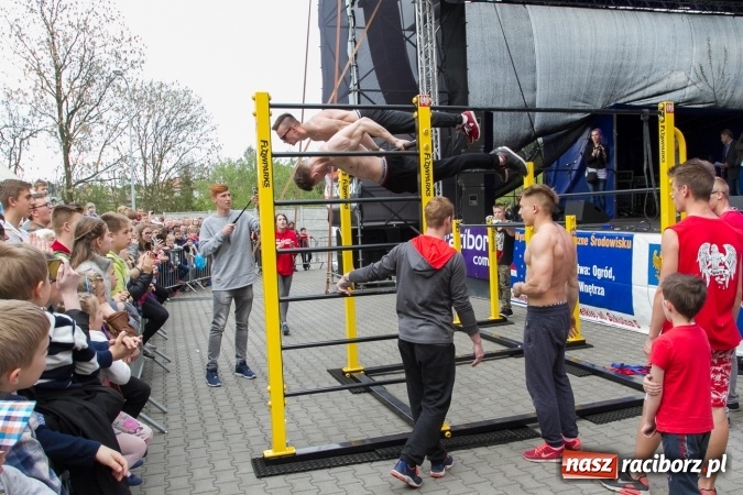 Zdjęcie w galerii na portalu naszraciborz.pl: Szymon Wydra & Carpe Diem zagrał w Pietrowicach Wielkich wiadomości z regionu