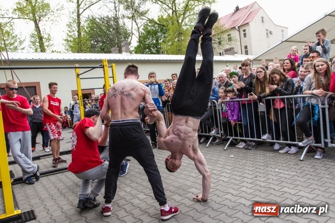 Zdjęcie w galerii na portalu naszraciborz.pl: Szymon Wydra & Carpe Diem zagrał w Pietrowicach Wielkich wiadomości z regionu