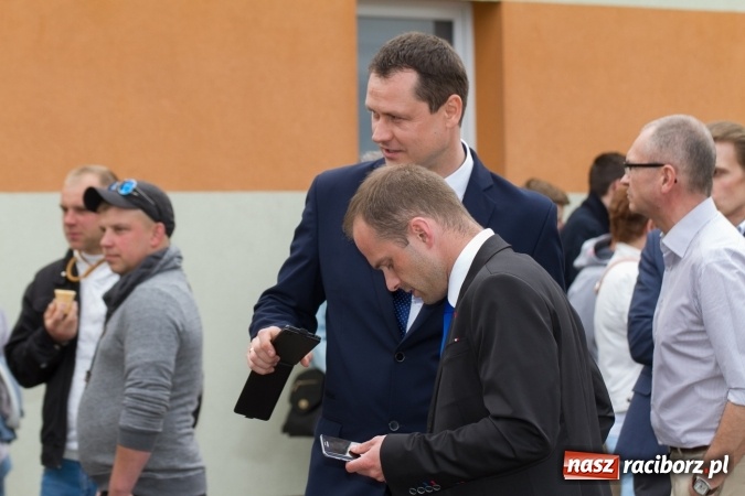 Zdjęcie w galerii na portalu naszraciborz.pl: Szymon Wydra & Carpe Diem zagrał w Pietrowicach Wielkich wiadomości z regionu