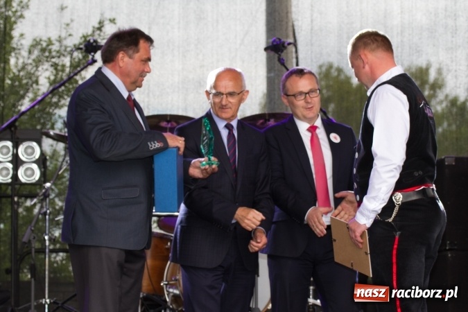 Zdjęcie w galerii na portalu naszraciborz.pl: Szymon Wydra & Carpe Diem zagrał w Pietrowicach Wielkich wiadomości z regionu