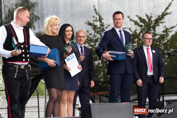 Zdjęcie w galerii na portalu naszraciborz.pl: Szymon Wydra & Carpe Diem zagrał w Pietrowicach Wielkich wiadomości z regionu