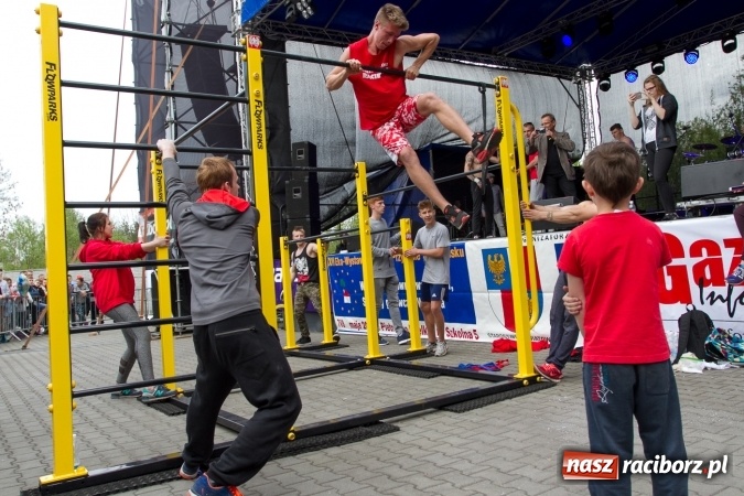 Zdjęcie w galerii na portalu naszraciborz.pl: Szymon Wydra & Carpe Diem zagrał w Pietrowicach Wielkich wiadomości z regionu