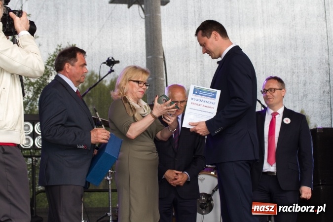 Zdjęcie w galerii na portalu naszraciborz.pl: Szymon Wydra & Carpe Diem zagrał w Pietrowicach Wielkich wiadomości z regionu