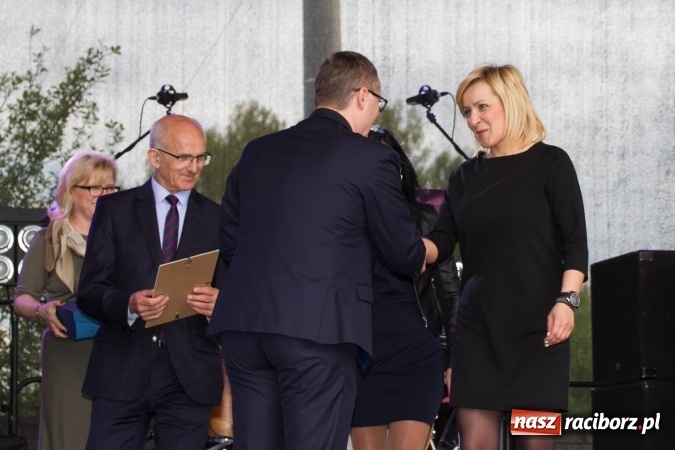 Zdjęcie w galerii na portalu naszraciborz.pl: Szymon Wydra & Carpe Diem zagrał w Pietrowicach Wielkich wiadomości z regionu