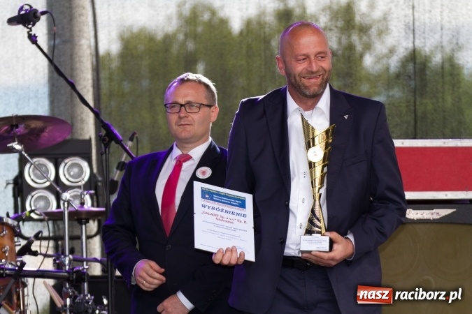 Zdjęcie w galerii na portalu naszraciborz.pl: Szymon Wydra & Carpe Diem zagrał w Pietrowicach Wielkich wiadomości z regionu