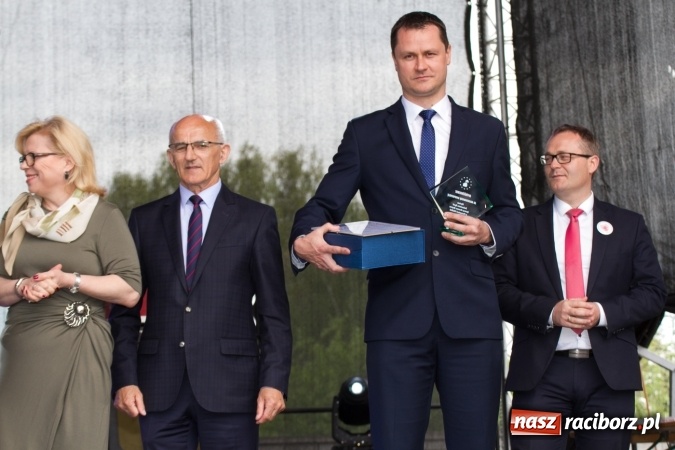 Zdjęcie w galerii na portalu naszraciborz.pl: Szymon Wydra & Carpe Diem zagrał w Pietrowicach Wielkich wiadomości z regionu