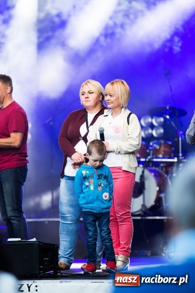 Zdjęcie w galerii na portalu naszraciborz.pl: Szymon Wydra & Carpe Diem zagrał w Pietrowicach Wielkich wiadomości z regionu