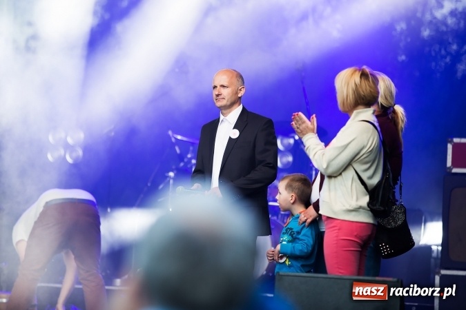 Zdjęcie w galerii na portalu naszraciborz.pl: Szymon Wydra & Carpe Diem zagrał w Pietrowicach Wielkich wiadomości z regionu