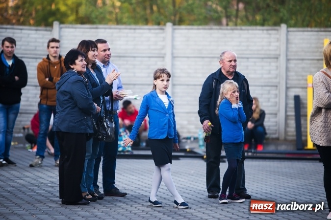 Zdjęcie w galerii na portalu naszraciborz.pl: Szymon Wydra & Carpe Diem zagrał w Pietrowicach Wielkich wiadomości z regionu