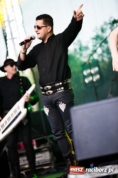 Zdjęcie w galerii na portalu naszraciborz.pl: Szymon Wydra & Carpe Diem zagrał w Pietrowicach Wielkich wiadomości z regionu