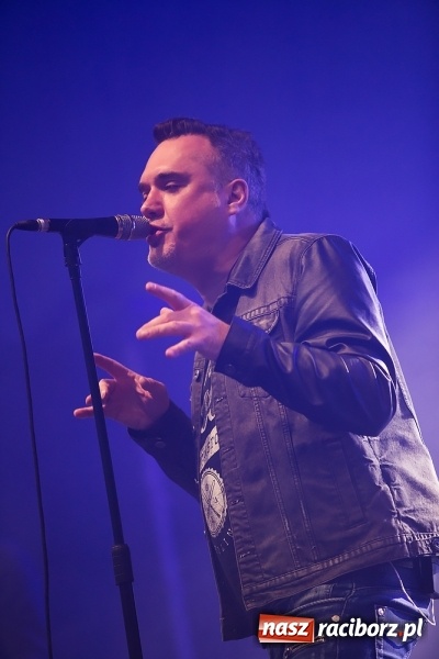 Zdjęcie w galerii na portalu naszraciborz.pl: Szymon Wydra & Carpe Diem zagrał w Pietrowicach Wielkich wiadomości z regionu