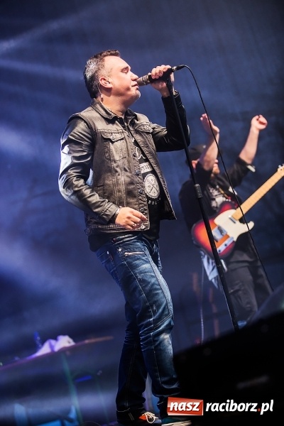 Zdjęcie w galerii na portalu naszraciborz.pl: Szymon Wydra & Carpe Diem zagrał w Pietrowicach Wielkich wiadomości z regionu