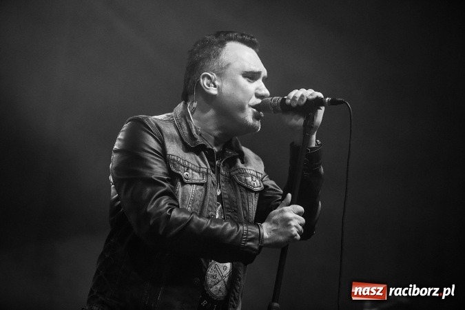 Zdjęcie w galerii na portalu naszraciborz.pl: Szymon Wydra & Carpe Diem zagrał w Pietrowicach Wielkich wiadomości z regionu