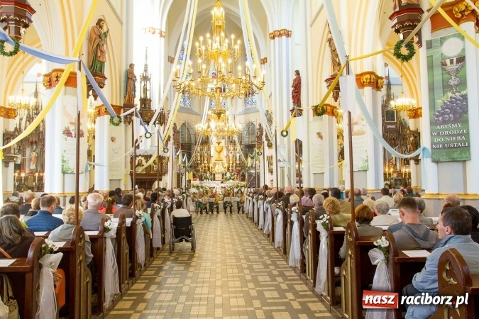 Zdjęcie w galerii na portalu naszraciborz.pl: Bandurzystki ze Lwowa zagrały dziś u św. Jana na Ostrogu wiadomości z regionu