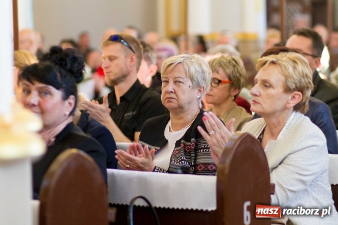 Zdjęcie w galerii na portalu naszraciborz.pl: Bandurzystki ze Lwowa zagrały dziś u św. Jana na Ostrogu wiadomości z regionu