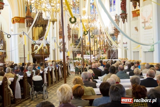 Zdjęcie w galerii na portalu naszraciborz.pl: Bandurzystki ze Lwowa zagrały dziś u św. Jana na Ostrogu wiadomości z regionu