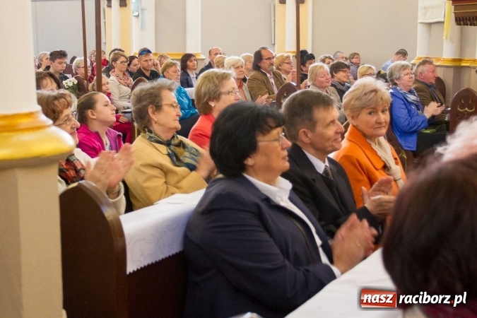 Zdjęcie w galerii na portalu naszraciborz.pl: Bandurzystki ze Lwowa zagrały dziś u św. Jana na Ostrogu wiadomości z regionu