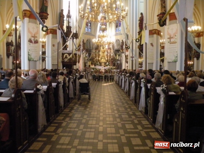 Zdjęcie w galerii na portalu naszraciborz.pl: Bandurzystki ze Lwowa zagrały dziś u św. Jana na Ostrogu wiadomości z regionu