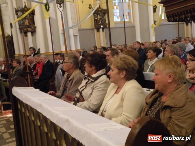 Zdjęcie w galerii na portalu naszraciborz.pl: Bandurzystki ze Lwowa zagrały dziś u św. Jana na Ostrogu wiadomości z regionu