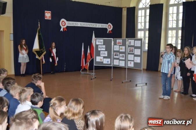 Zdjęcie w galerii na portalu naszraciborz.pl: Obchody 225. Rocznicy Uchwalenia Konstytucji 3 maja w Szkole Podstawowej nr 4 wiadomości z regionu
