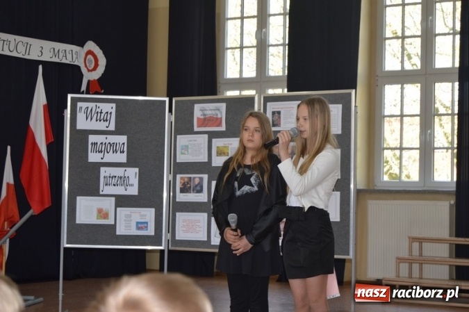 Zdjęcie w galerii na portalu naszraciborz.pl: Obchody 225. Rocznicy Uchwalenia Konstytucji 3 maja w Szkole Podstawowej nr 4 wiadomości z regionu