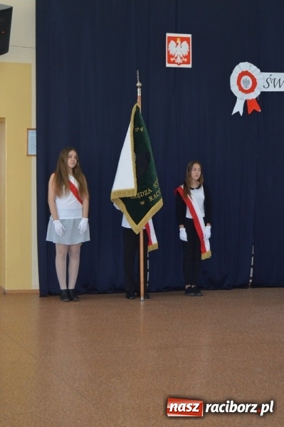 Zdjęcie w galerii na portalu naszraciborz.pl: Obchody 225. Rocznicy Uchwalenia Konstytucji 3 maja w Szkole Podstawowej nr 4 wiadomości z regionu
