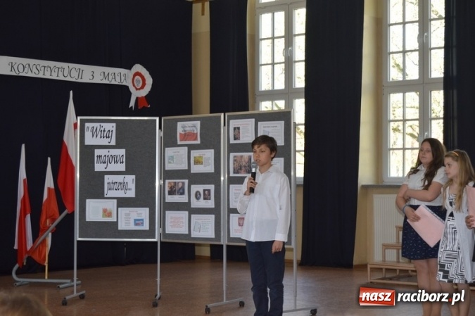 Zdjęcie w galerii na portalu naszraciborz.pl: Obchody 225. Rocznicy Uchwalenia Konstytucji 3 maja w Szkole Podstawowej nr 4 wiadomości z regionu