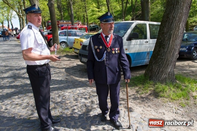 Zdjęcie w galerii na portalu naszraciborz.pl: Strażacy ze Śląska i Opolszczyzny pielgrzymowali do św. Anny  wiadomości z regionu