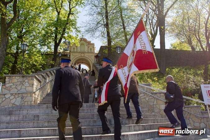 Zdjęcie w galerii na portalu naszraciborz.pl: Strażacy ze Śląska i Opolszczyzny pielgrzymowali do św. Anny  wiadomości z regionu