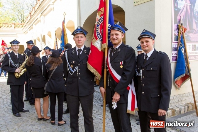 Zdjęcie w galerii na portalu naszraciborz.pl: Strażacy ze Śląska i Opolszczyzny pielgrzymowali do św. Anny  wiadomości z regionu