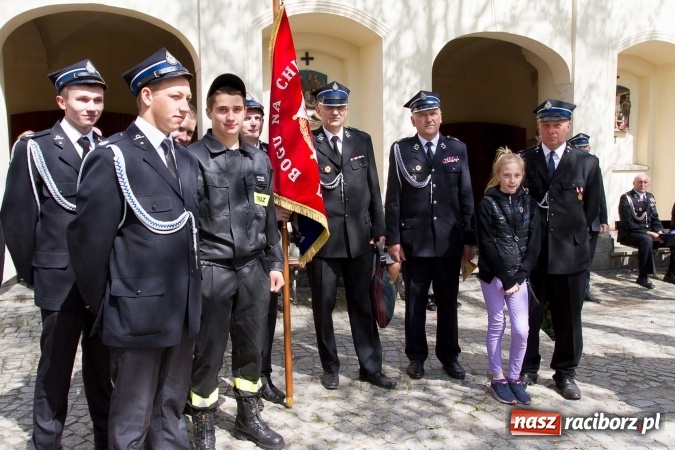 Zdjęcie w galerii na portalu naszraciborz.pl: Strażacy ze Śląska i Opolszczyzny pielgrzymowali do św. Anny  wiadomości z regionu