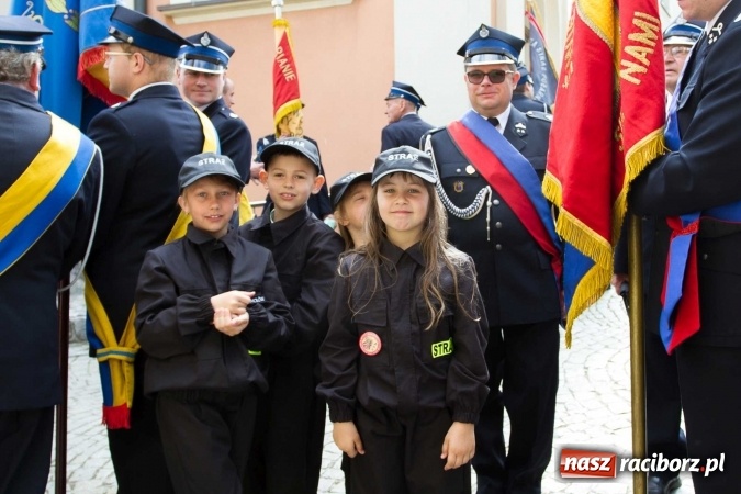 Zdjęcie w galerii na portalu naszraciborz.pl: Strażacy ze Śląska i Opolszczyzny pielgrzymowali do św. Anny  wiadomości z regionu