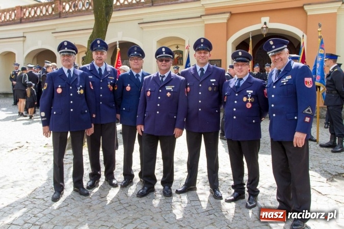 Zdjęcie w galerii na portalu naszraciborz.pl: Strażacy ze Śląska i Opolszczyzny pielgrzymowali do św. Anny  wiadomości z regionu