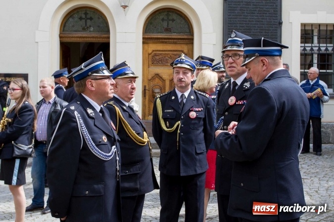 Zdjęcie w galerii na portalu naszraciborz.pl: Strażacy ze Śląska i Opolszczyzny pielgrzymowali do św. Anny  wiadomości z regionu