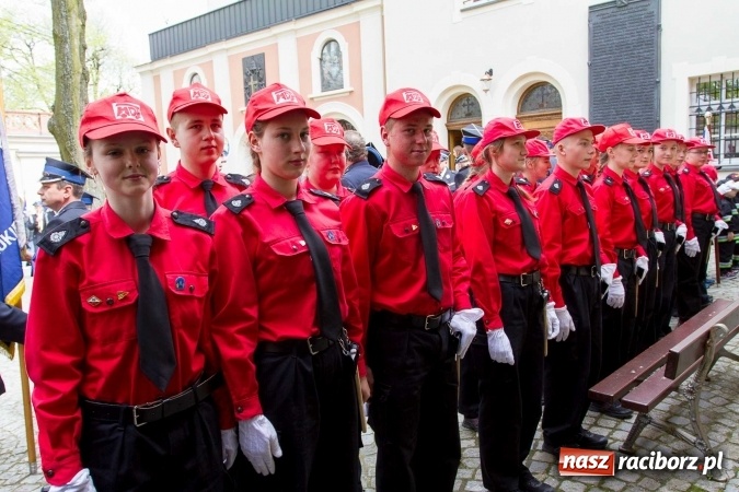 Zdjęcie w galerii na portalu naszraciborz.pl: Strażacy ze Śląska i Opolszczyzny pielgrzymowali do św. Anny  wiadomości z regionu