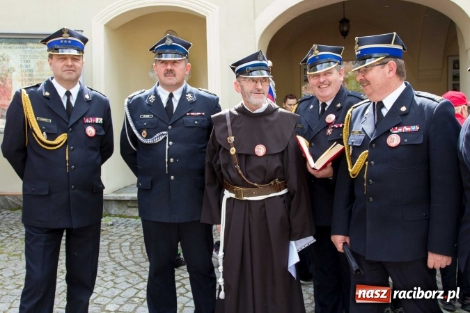 Zdjęcie w galerii na portalu naszraciborz.pl: Strażacy ze Śląska i Opolszczyzny pielgrzymowali do św. Anny  wiadomości z regionu