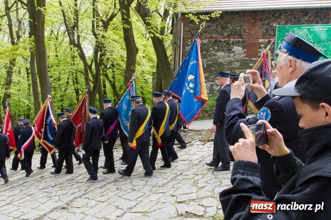 Zdjęcie w galerii na portalu naszraciborz.pl: Strażacy ze Śląska i Opolszczyzny pielgrzymowali do św. Anny  wiadomości z regionu