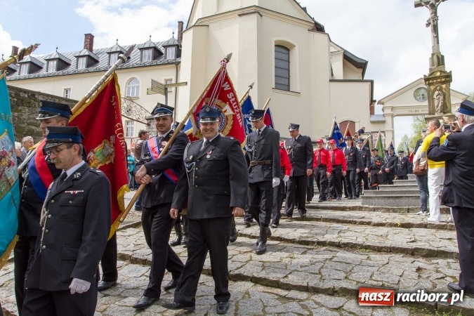 Zdjęcie w galerii na portalu naszraciborz.pl: Strażacy ze Śląska i Opolszczyzny pielgrzymowali do św. Anny  wiadomości z regionu