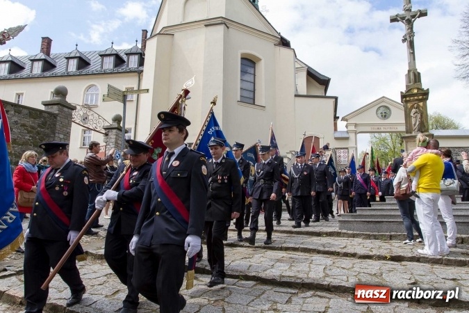 Zdjęcie w galerii na portalu naszraciborz.pl: Strażacy ze Śląska i Opolszczyzny pielgrzymowali do św. Anny  wiadomości z regionu