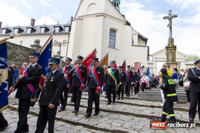 Zdjęcie w galerii na portalu naszraciborz.pl: Strażacy ze Śląska i Opolszczyzny pielgrzymowali do św. Anny  wiadomości z regionu